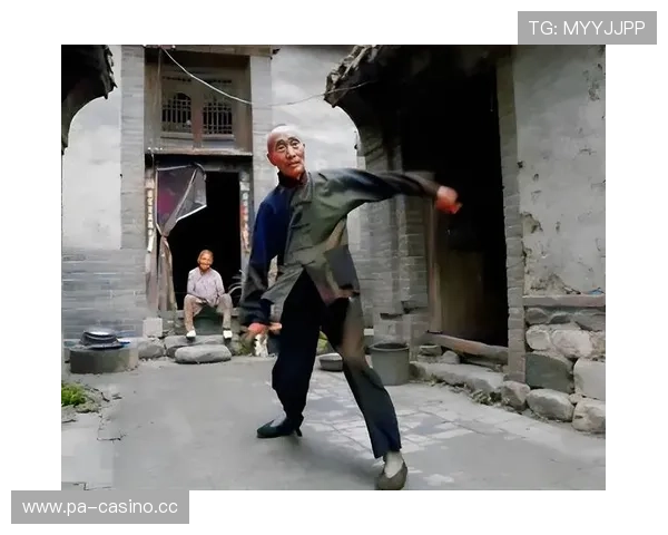 甲亢哥闯少林切磋武艺引热议网友称蛤蟆功大成威风霸气再现英姿来